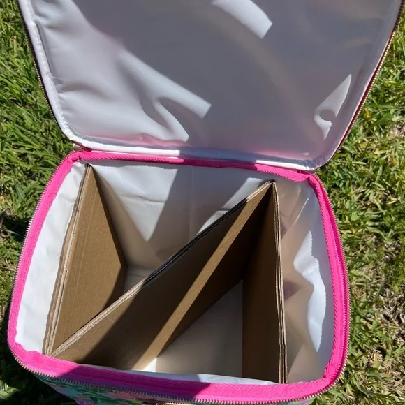 LILY PULITZER Pink and Blue cooler Vibrant Design - Picture 11 of 13